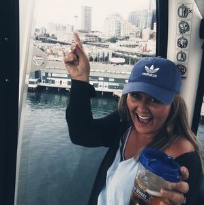 Meet your Posher, Dakota